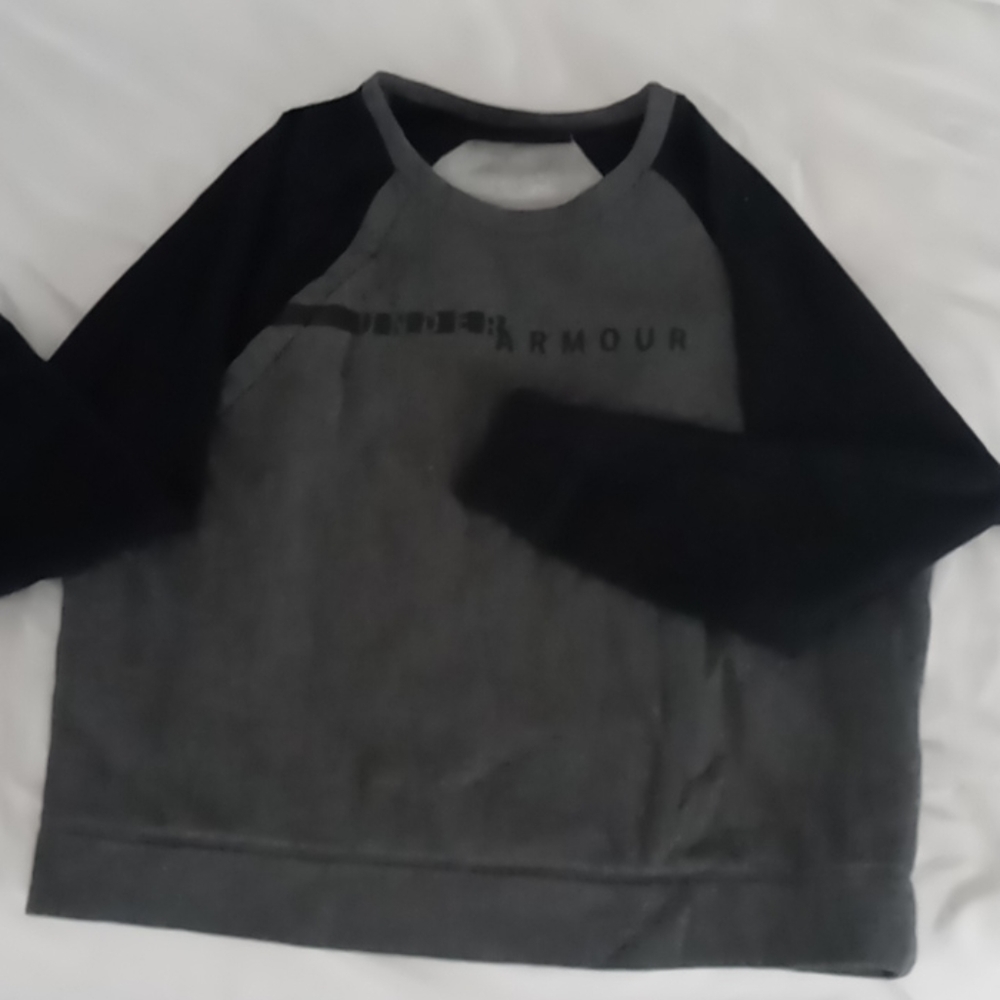 Under Armor sweatshirt